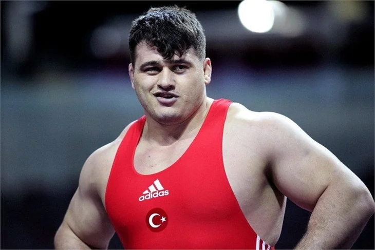 Milli sporcu o dizide!