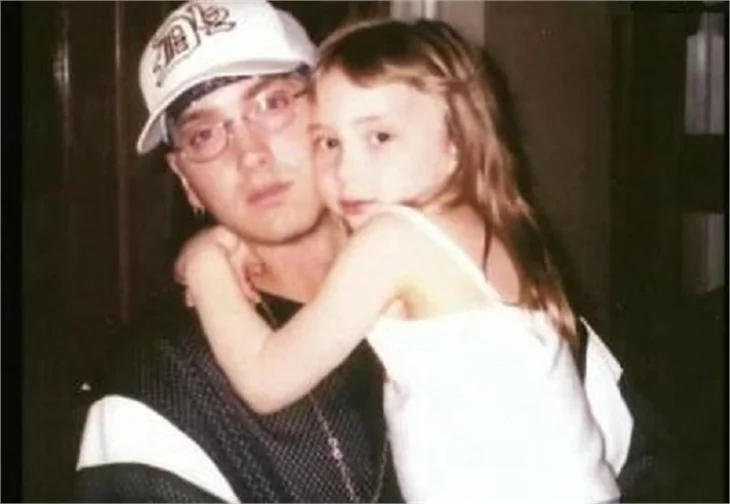 Eminem'in kızı Instagram'ı salladı!