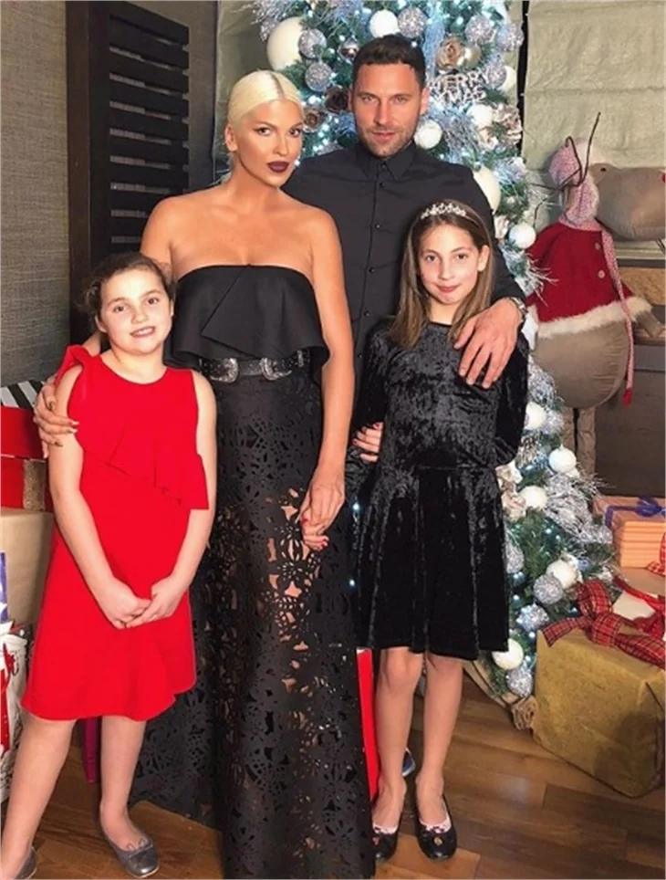 Jelena Karleusa sosyal medyayı yeni yıl pozuyla salladı