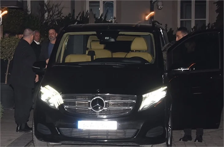 Cem Yılmaz'ın VİP minibüs önlemi!