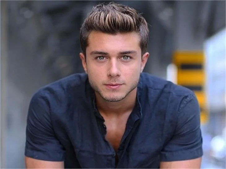 Ünlü model  Onur Seyit Yaran, hayranı yüzünden korku içinde!