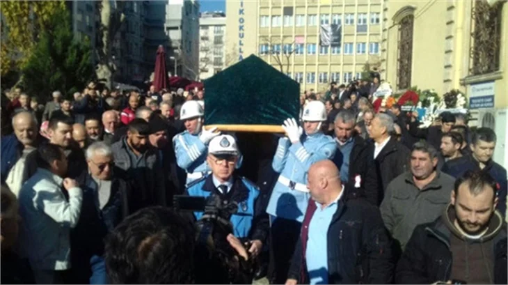 Münir Özkul uğurlanıyor!