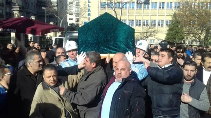Münir Özkul uğurlanıyor!
