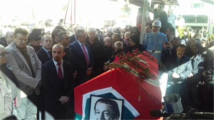 Münir Özkul uğurlanıyor!
