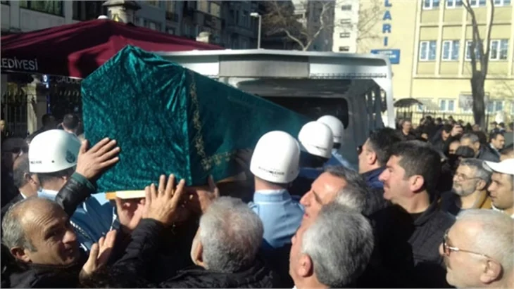 Münir Özkul uğurlanıyor!