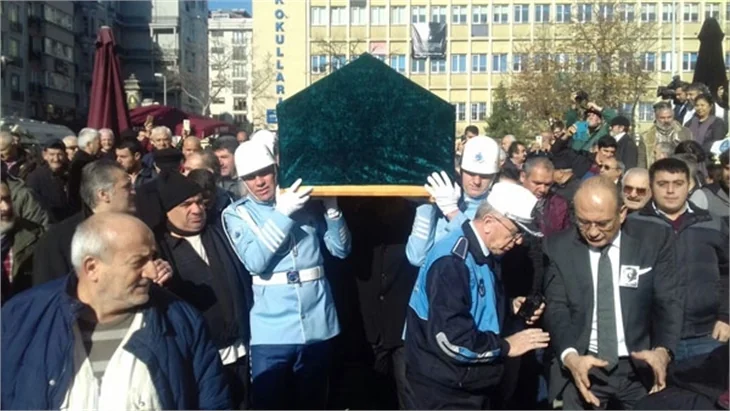 Münir Özkul uğurlanıyor!
