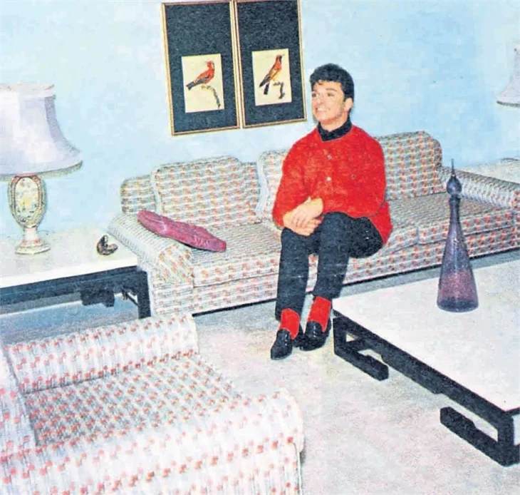 Zeki Müren'li sahneye 700 bin lira harcadı!