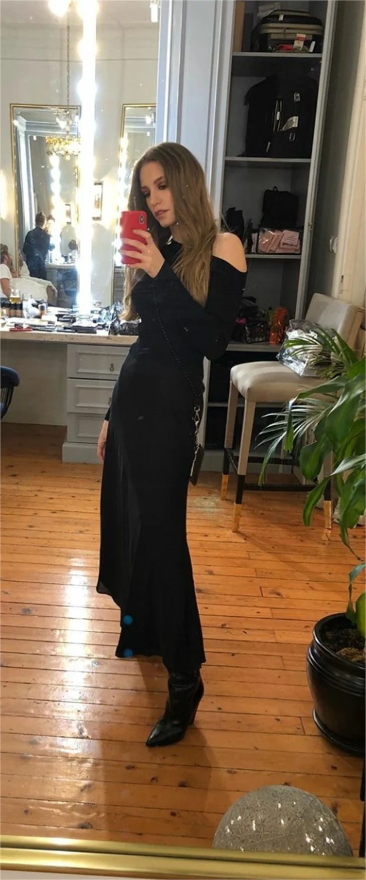 Serenay Sarıkaya kendini çekmeye doyamadı!