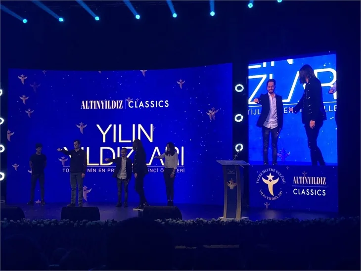 "Yılın Yıldızları Ödülleri" sahiplerini buldu!