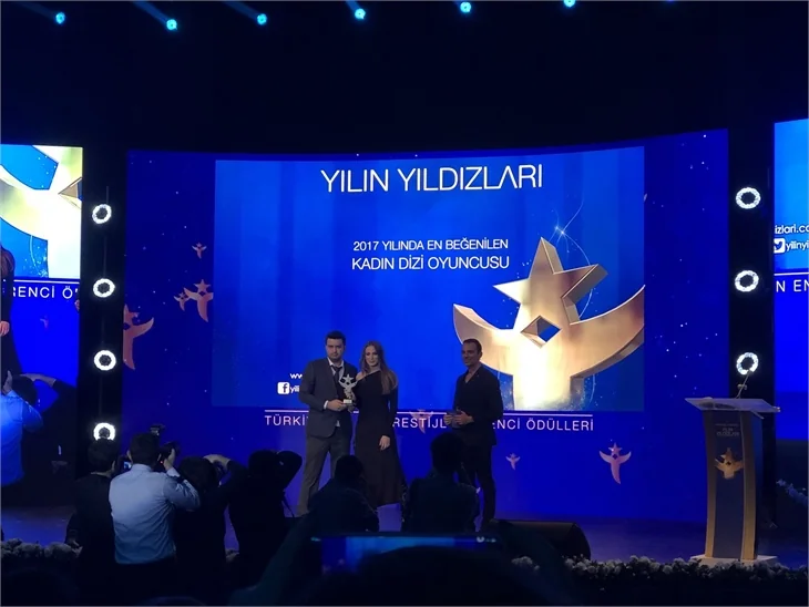 "Yılın Yıldızları Ödülleri" sahiplerini buldu!
