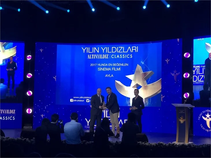"Yılın Yıldızları Ödülleri" sahiplerini buldu!