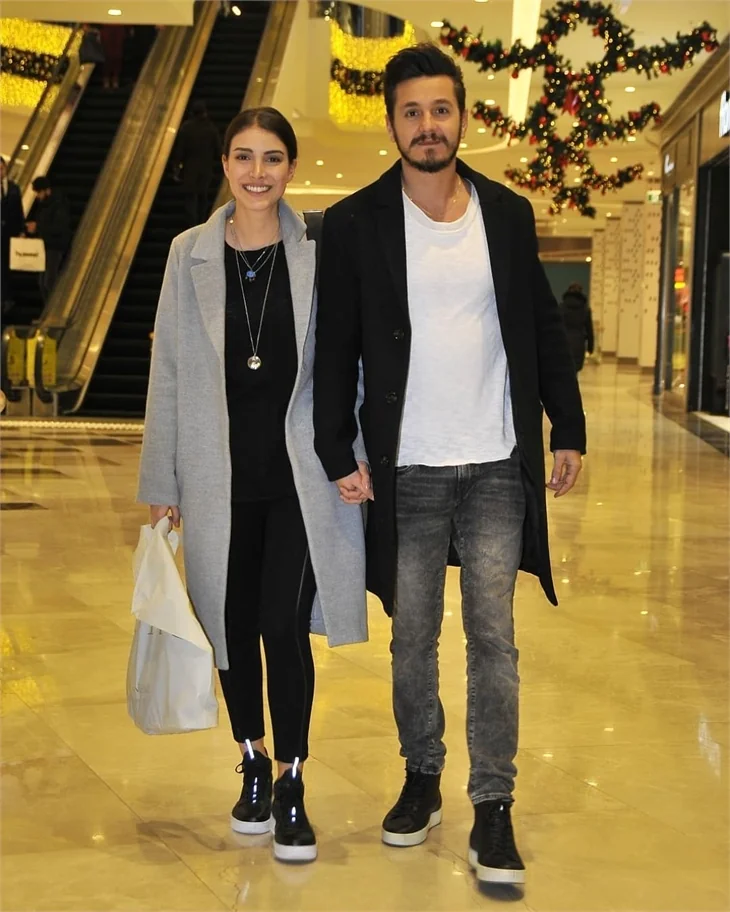 Deniz Baysal'dan evlilik sinyali!