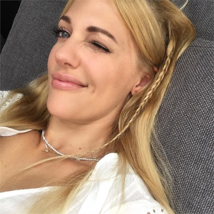 Meryem Uzerli'nin hayatı uçakta geçiyor!