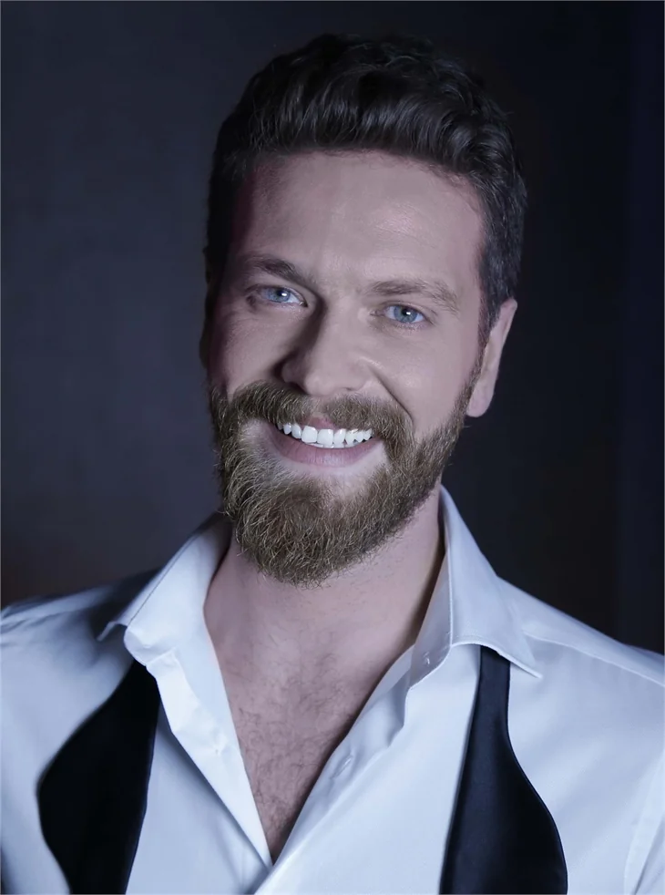 Engin Öztürk, yeni imajıyla şaşırttı!