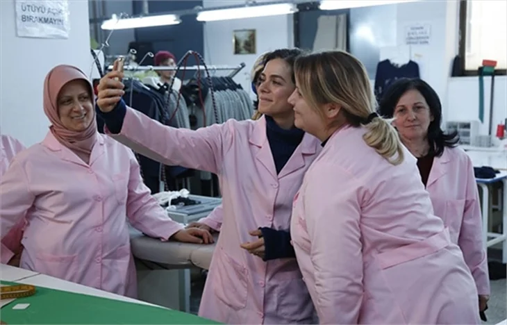 Kadın dizisinde gerçek işçilerle çekim yapıldı!