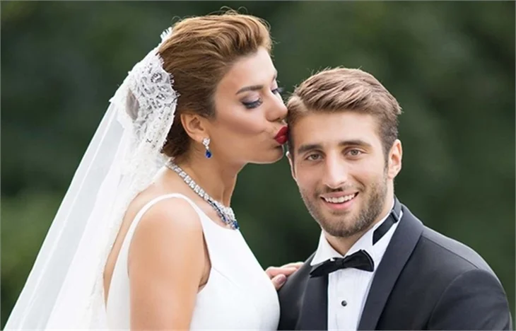Ebru Şancı futbolcu eşiyle odalarını ayırdı!