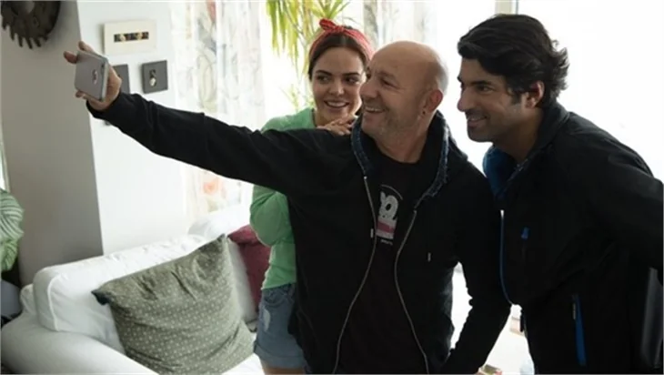 Çağan Irmak’tan 'Engin Akyürek'li selfie!