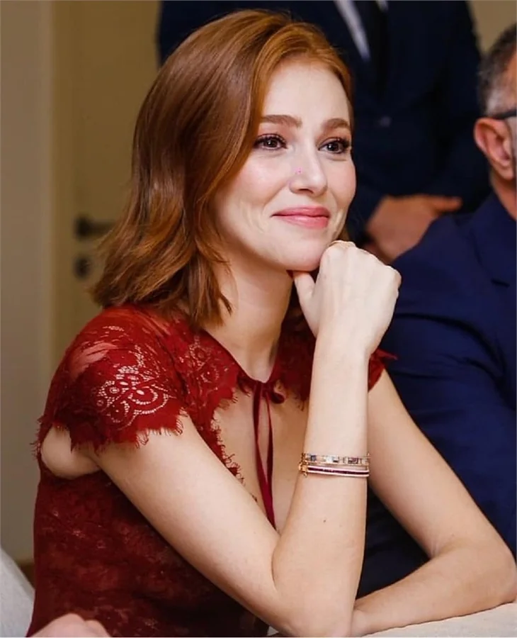 Elçin Sangu kural bozdu! İlk kez...