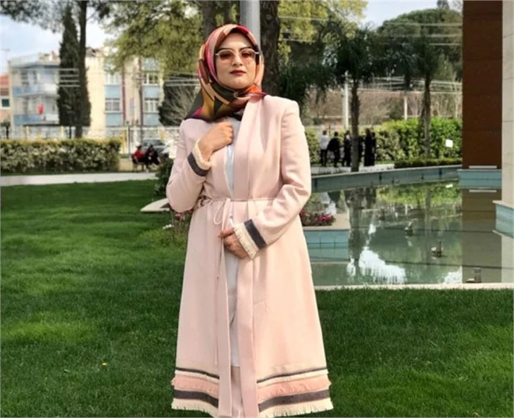 Hanife de bıçak altına yattı!