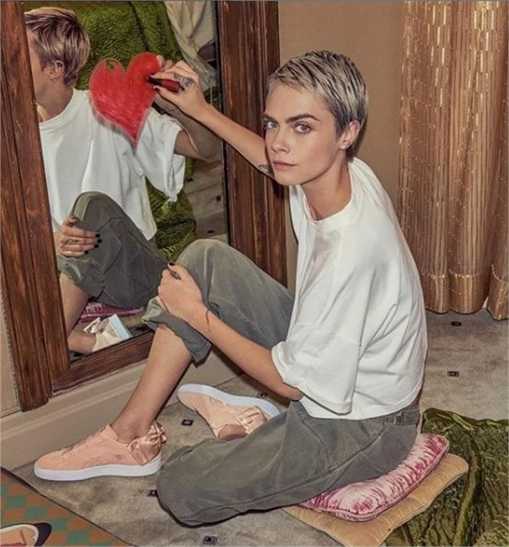Cara Delevingne nefes kesti!