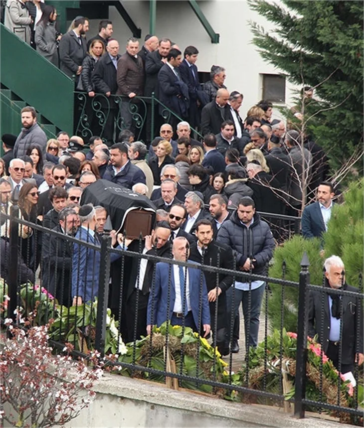 Mina Başaran ve arkadaşları son yolculuğuna uğurlanıyor!