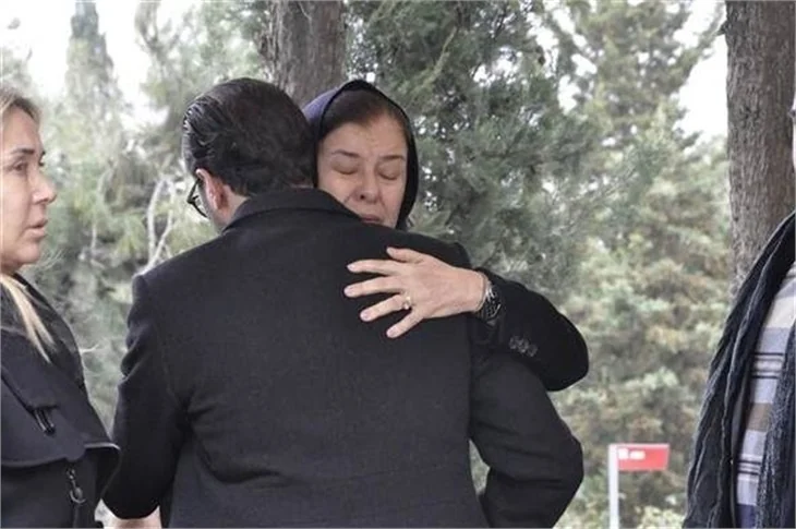Mina Başaran ve arkadaşları son yolculuğuna uğurlanıyor!