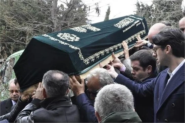Mina Başaran ve arkadaşları son yolculuğuna uğurlanıyor!