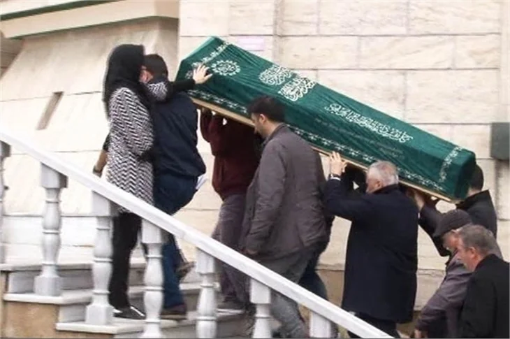 Mina Başaran ve arkadaşları son yolculuğuna uğurlanıyor!