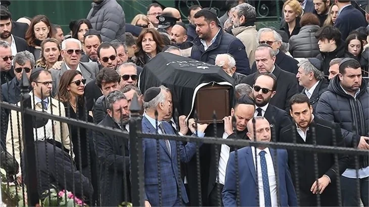 Mina Başaran ve arkadaşları son yolculuğuna uğurlanıyor!