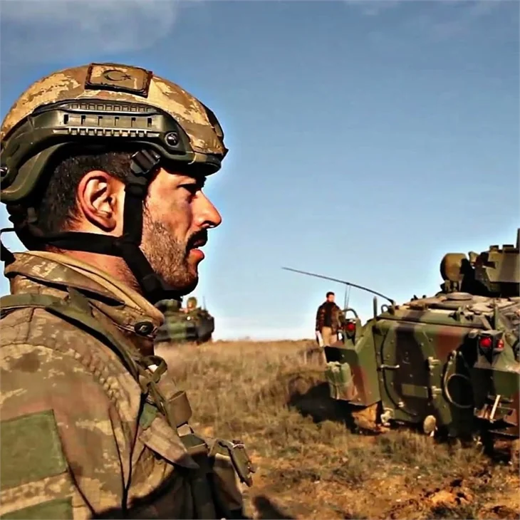 Burak Özçivit: Vatan sevgimi kimseye sorgulatmam!