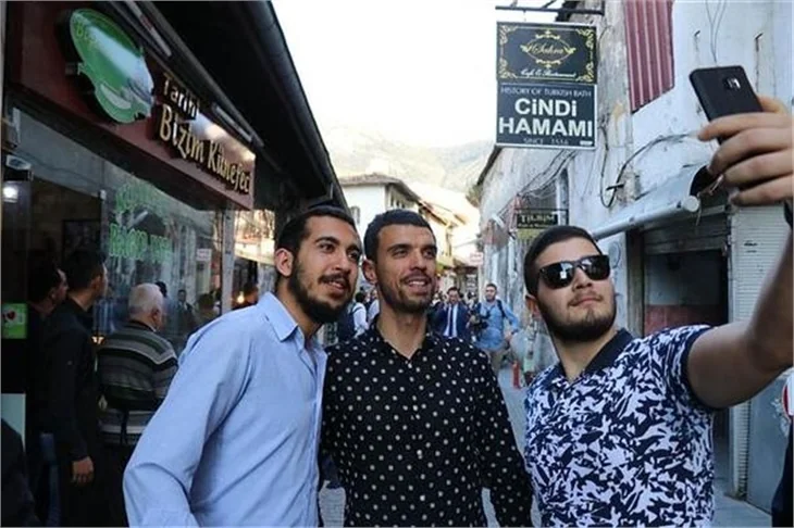 Ünlüler Hatay sınırındaydı!