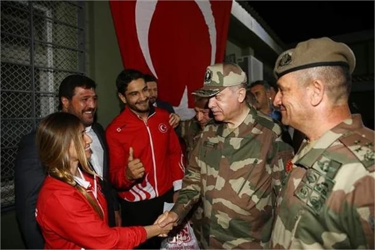 Ünlüler Hatay sınırındaydı!