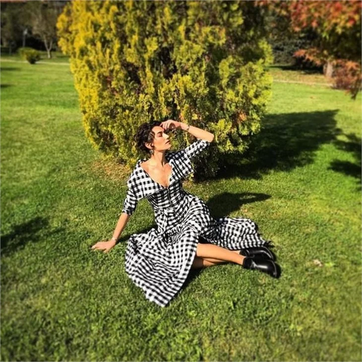 Hande Subaşı tatil sezonunu açtı!