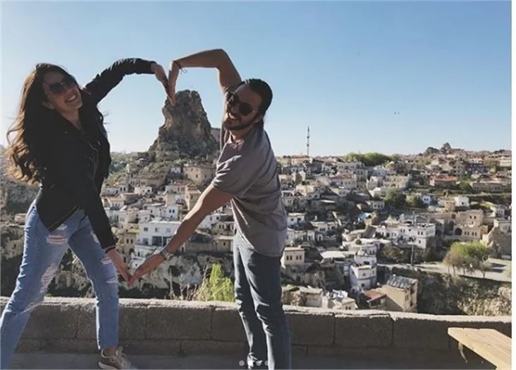 Kapadokya'da aşk tazelediler!