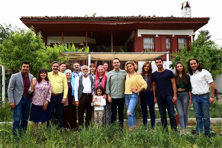 “Kalk Gidelim” yazın da güldürmeye devam edecek!
