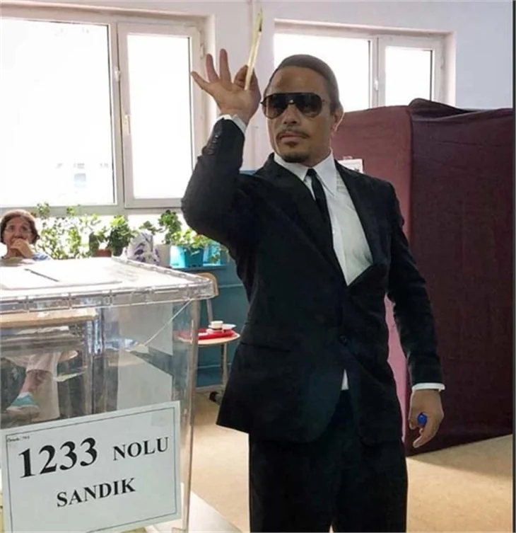 Ünlü isimler sandık başında