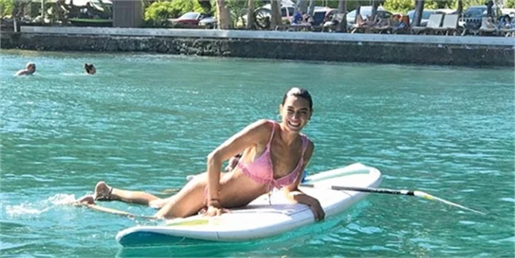 Hande Subaşı'nın sörfle imtihanı!