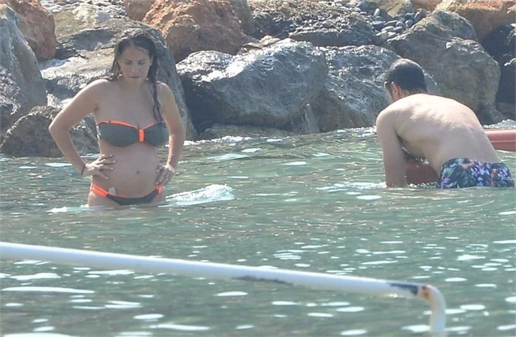 Aslı Tandoğan'ın aile tatili! Begüm Birgören de yalnız bırakmadı!