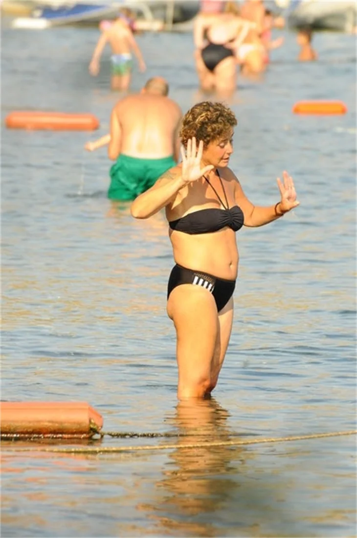 Esra Akkaya'nın Bodrum tatili!