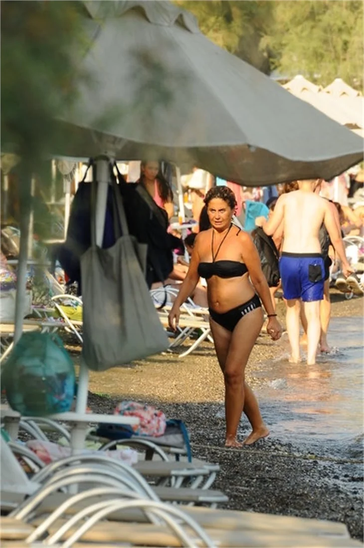 Esra Akkaya'nın Bodrum tatili!