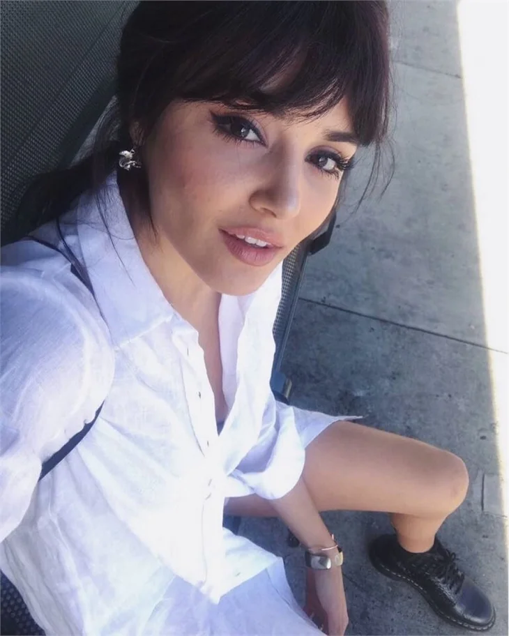 Hande Erçel'in güzellik yarışmasındaki görüntüleri ortaya çıktı!