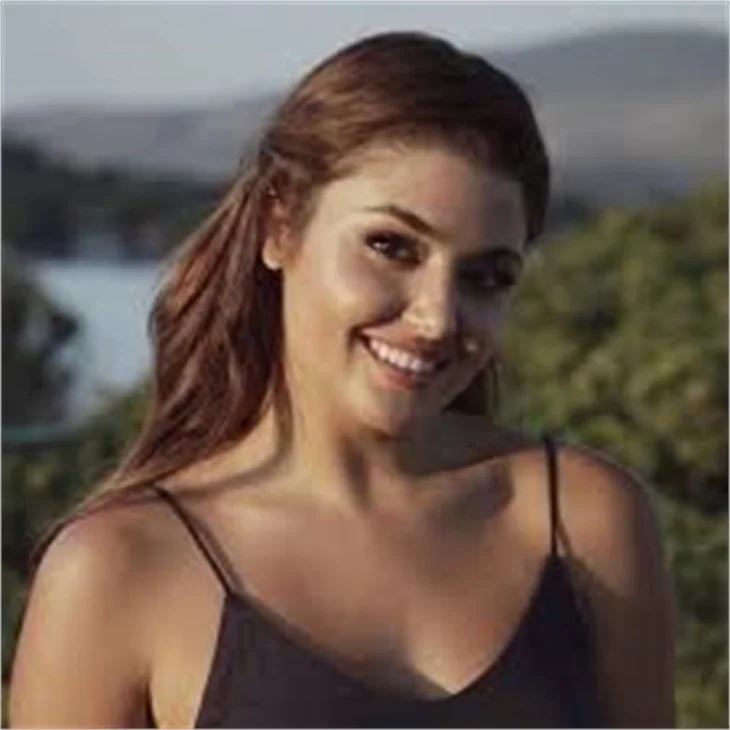 Hande Erçel'in güzellik yarışmasındaki görüntüleri ortaya çıktı!
