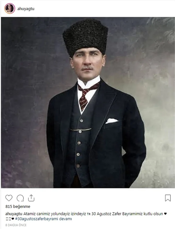 Ünlülerin 30 Ağustos mesajları!