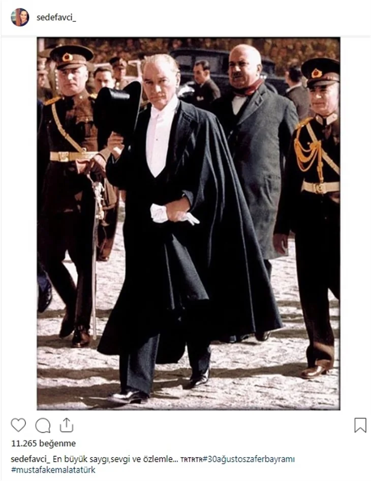 Ünlülerin 30 Ağustos mesajları!