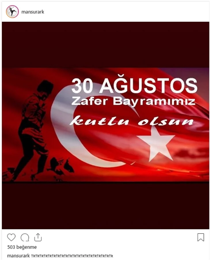 Ünlülerin 30 Ağustos mesajları!