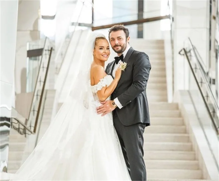 Bengü'nün düğününde şıklık yarışı!