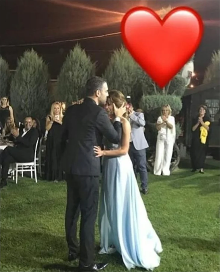 Çiğdem Batur ile Onur Gülmek nişanlandı