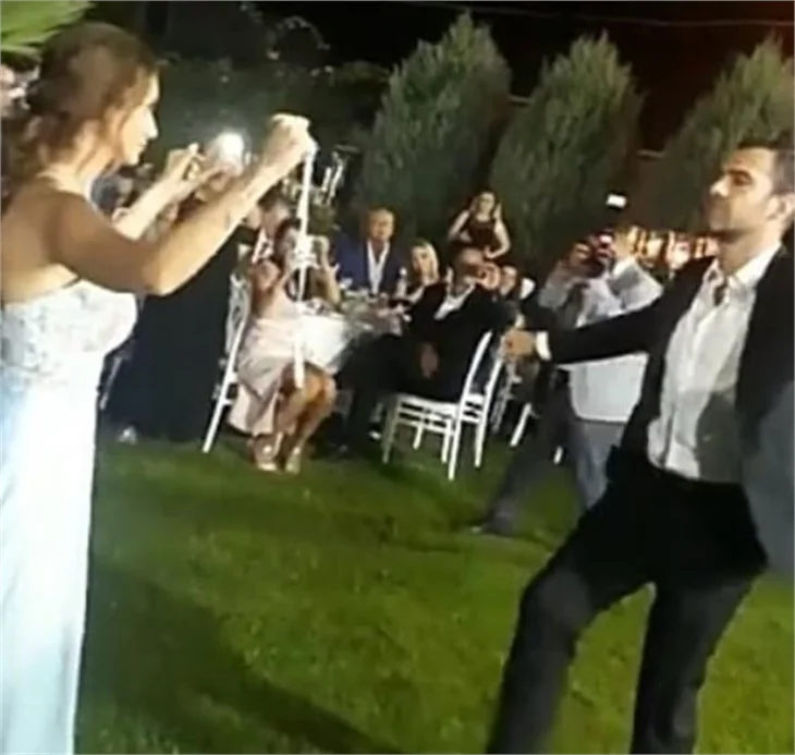 Çiğdem Batur ile Onur Gülmek nişanlandı