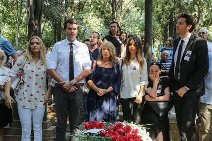 Tarık Akan mezarı başında anıldı!