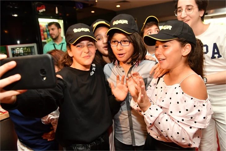 "Bücür" gala yaptı!